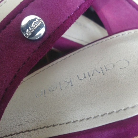 CALVIN KLEIN GENUINE SUEDE HEELS - Picture 4 of 4